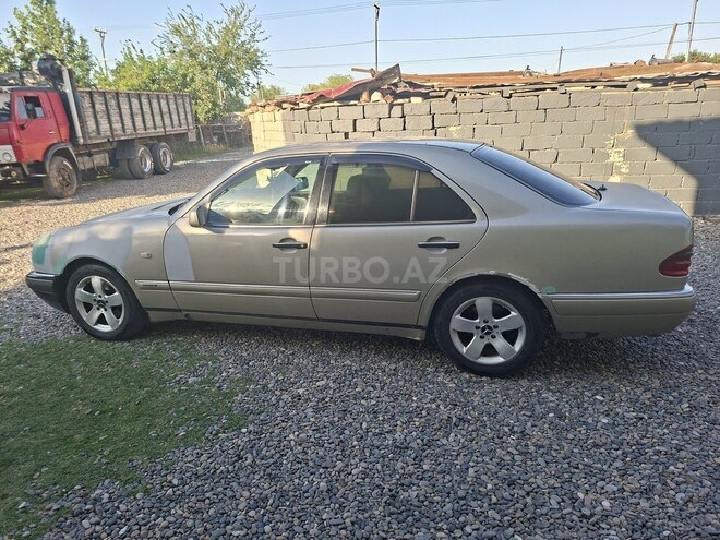 Mercedes E 230-12