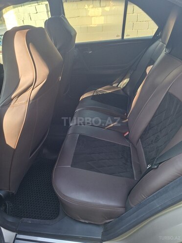 Mercedes E 230-9