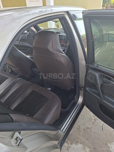 Mercedes E 230-3