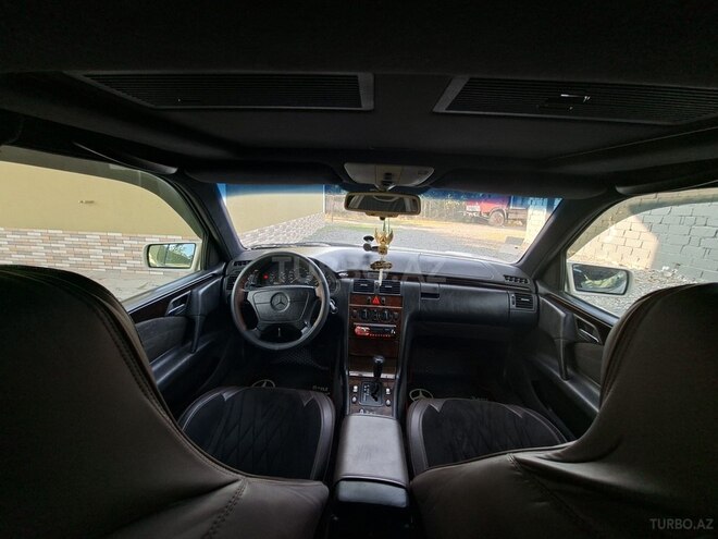 Mercedes E 230-7