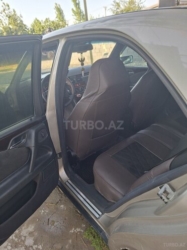 Mercedes E 230-4
