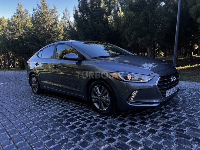 Hyundai Elantra-8