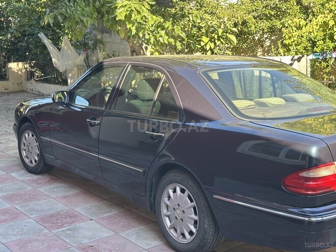 Mercedes E 240-6
