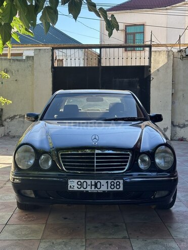 Mercedes E 240-1