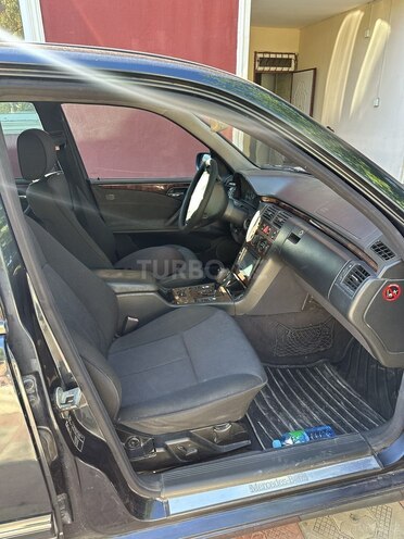 Mercedes E 240-5