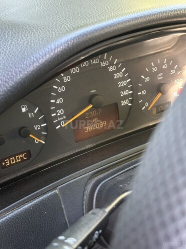 Mercedes E 240-7