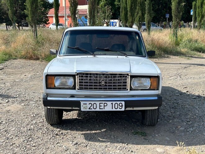 LADA (VAZ) 2107-1