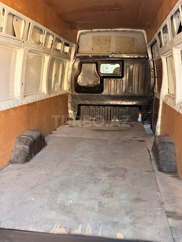 Ford Transit-5