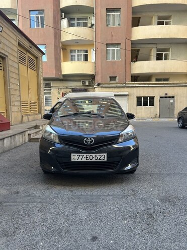 Toyota Vitz-1