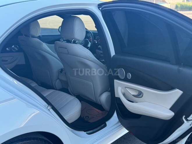 Mercedes E 300-16
