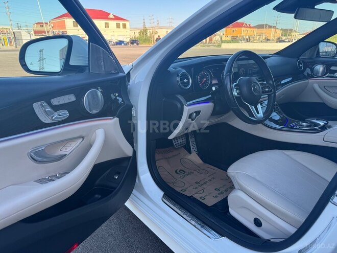 Mercedes E 300-13