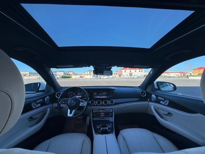 Mercedes E 300-19
