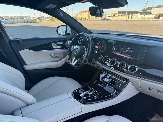 Mercedes E 300-15