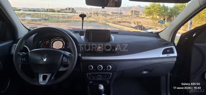 Renault Megane-11