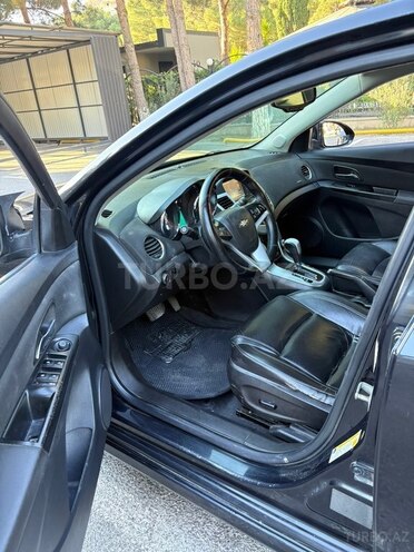 Chevrolet Cruze-13