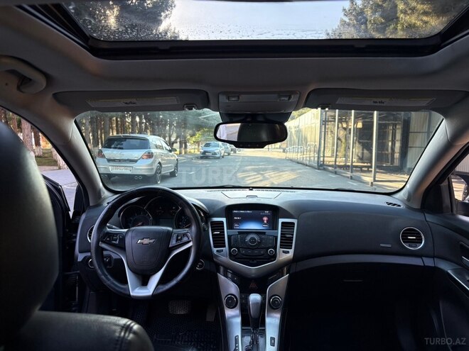 Chevrolet Cruze-12