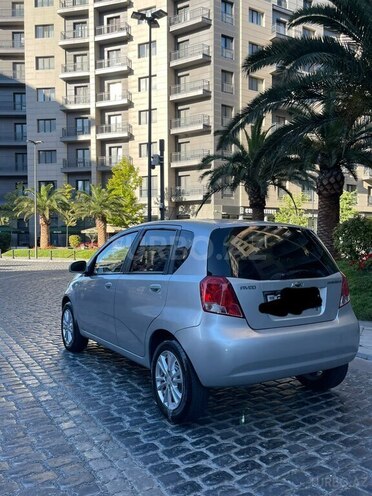 Chevrolet Aveo-5