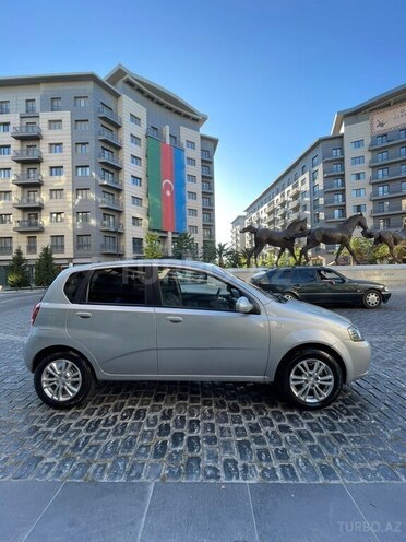 Chevrolet Aveo-8