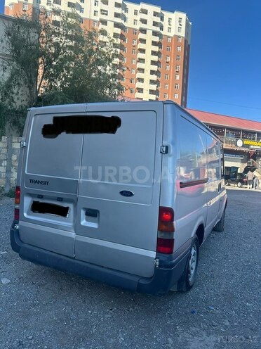 Ford Transit-4