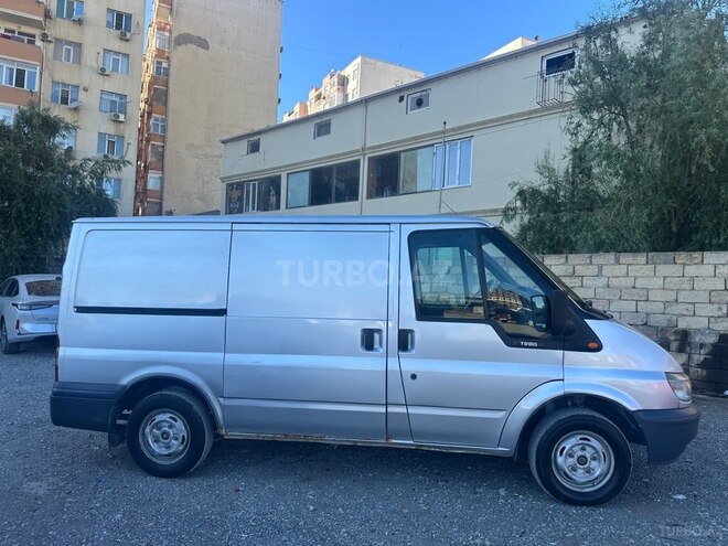 Ford Transit-5