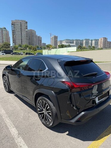 Lexus UX 300h-4