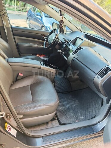 Toyota Prius-6