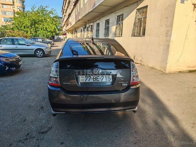Toyota Prius-2