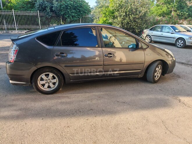 Toyota Prius-3