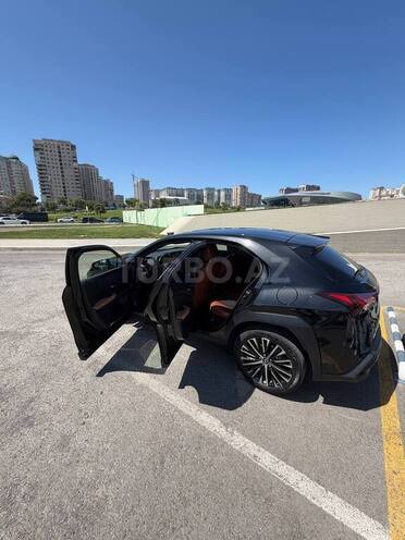 Lexus UX 300h-5