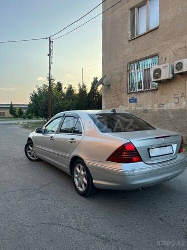 Mercedes C 320 4MATIC-2