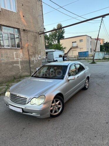 Mercedes C 320 4MATIC-1