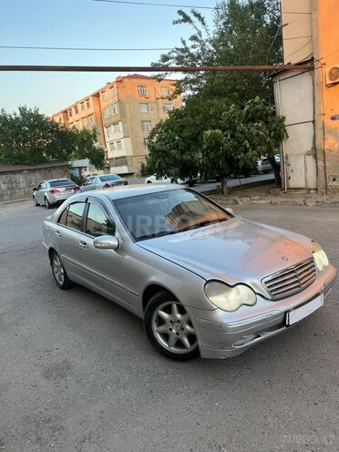 Mercedes C 320 4MATIC-15