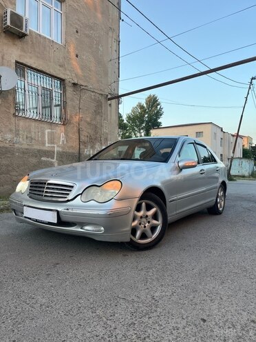 Mercedes C 320 4MATIC-17