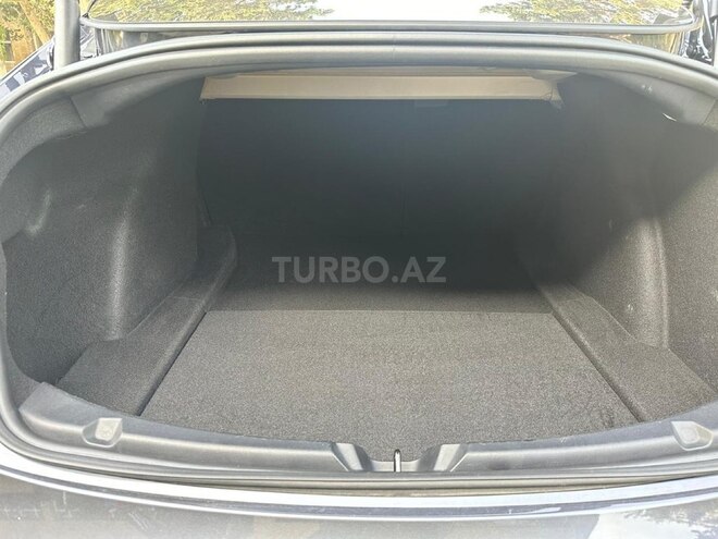 Tesla Model 3-5