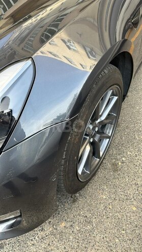 Tesla Model 3-9