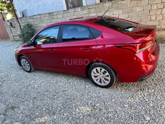 Hyundai Accent-5