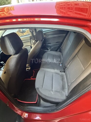 Hyundai Accent-8
