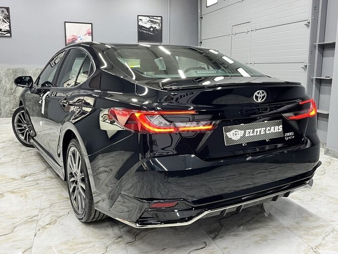 Toyota Camry-6