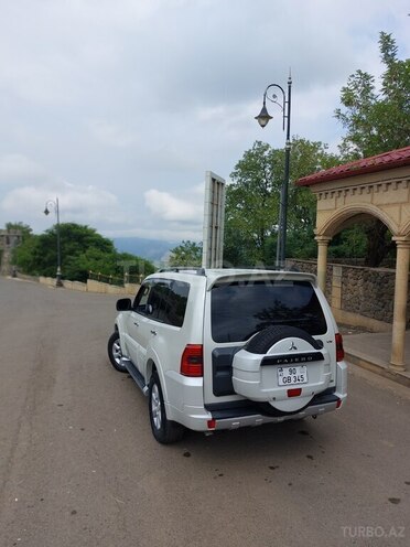 Mitsubishi Pajero-3