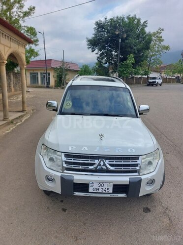 Mitsubishi Pajero-1