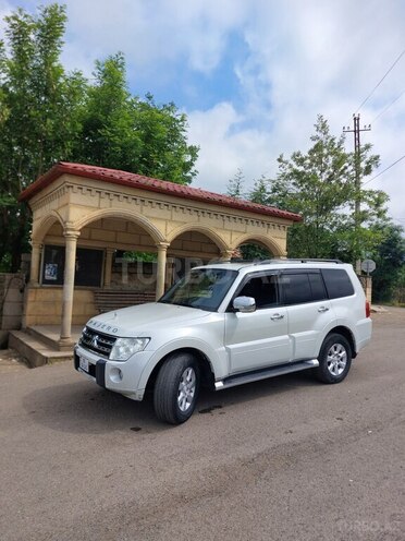 Mitsubishi Pajero-8