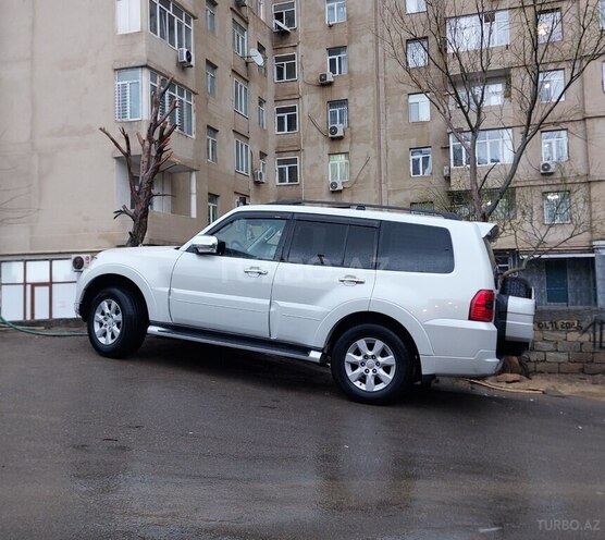 Mitsubishi Pajero-11
