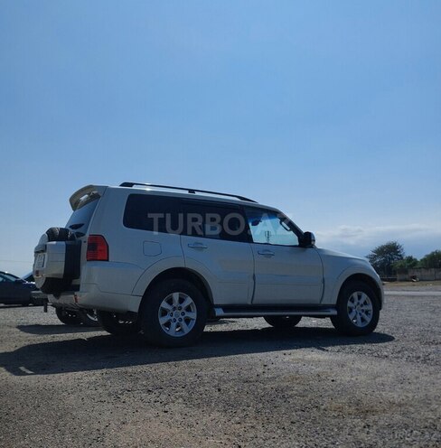 Mitsubishi Pajero-14