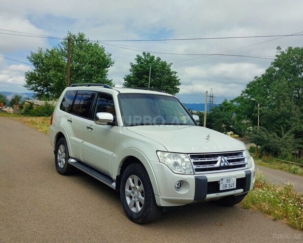 Mitsubishi Pajero-17