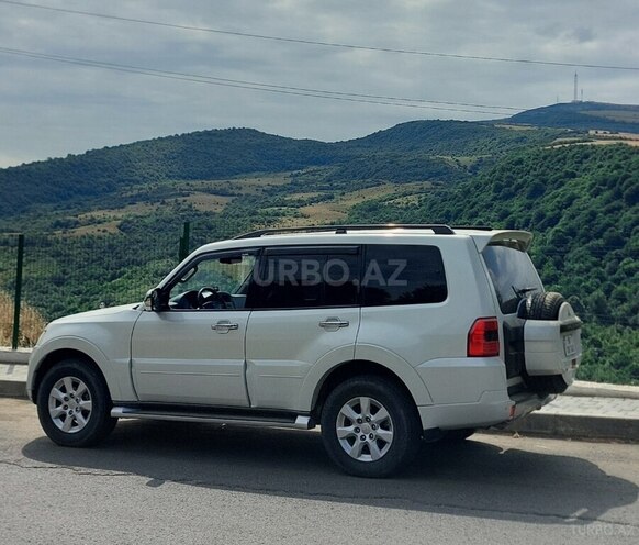 Mitsubishi Pajero-16