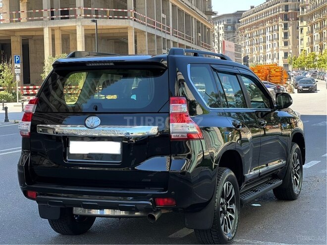 Toyota Land Cruiser Prado-6