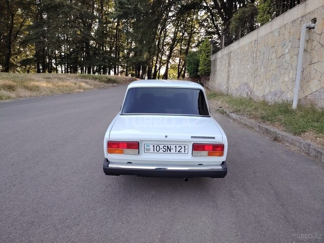 LADA (VAZ) 2107-2