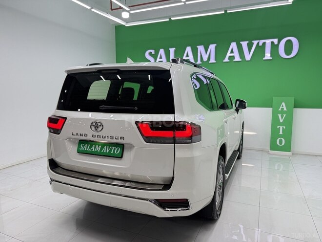 Toyota Land Cruiser-6