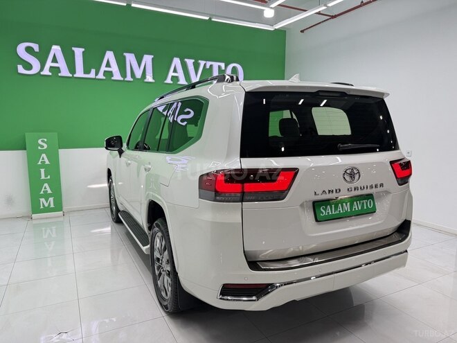 Toyota Land Cruiser-4