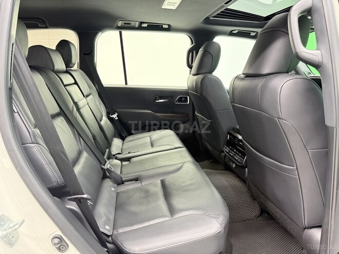 Toyota Land Cruiser-12